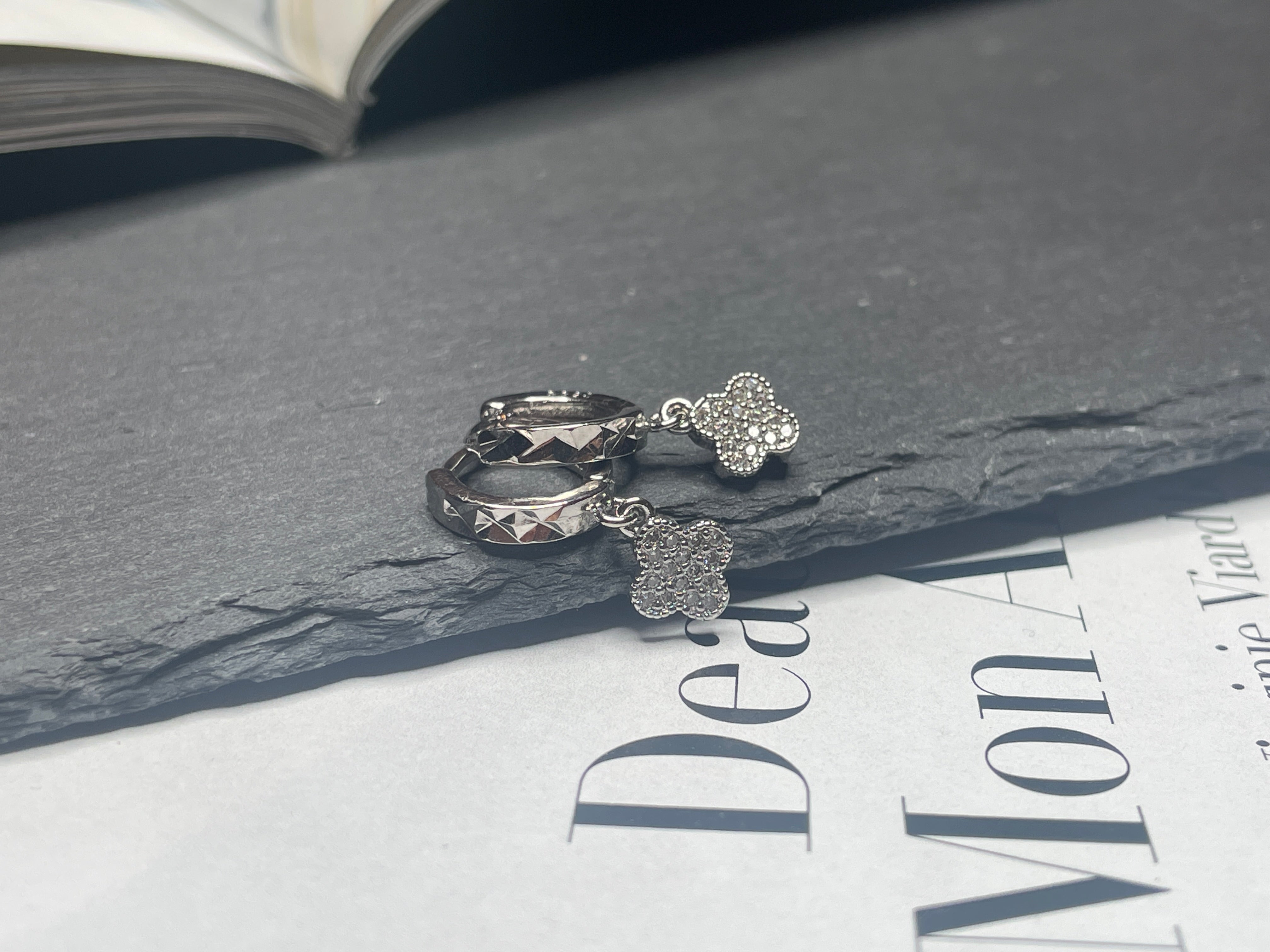 Come on clover huggie