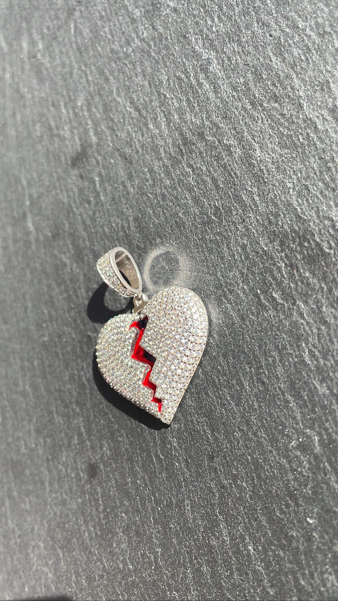 Corazón roto pendant